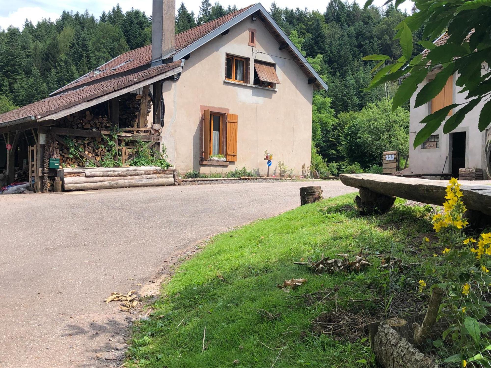 A l'orée de soi - Maison forestière de la Soie - Eco gîte, chambres d'hôtes, camping au pied des Vosges Saint-Sauveur (Meurthe-et-Moselle) Exterior foto